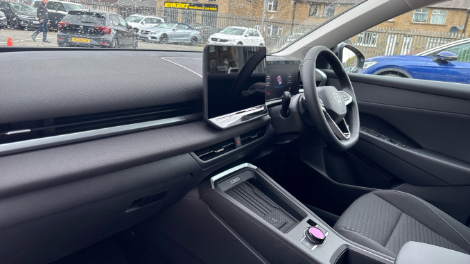Volkswagen T-Roc 1.5 eTSI Life 5dr DSG Petrol Hatchback - Image 2